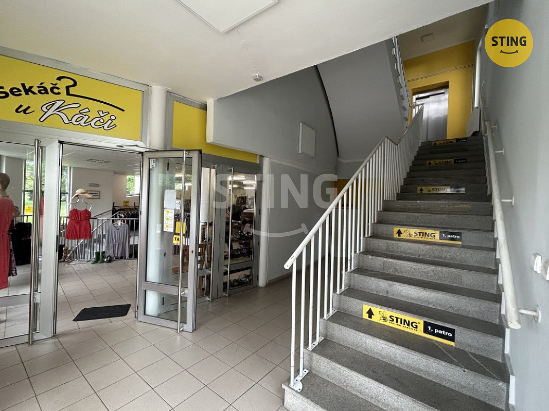 Pronájem kanceláře 830 m² – fotografie 4