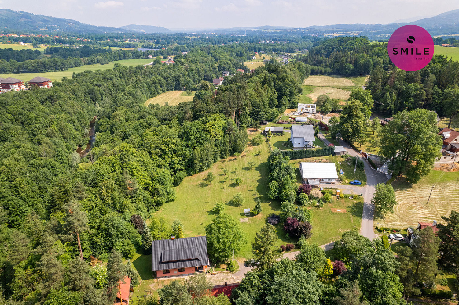 Prodej stavebního pozemku 2 047 m² – pohled 4