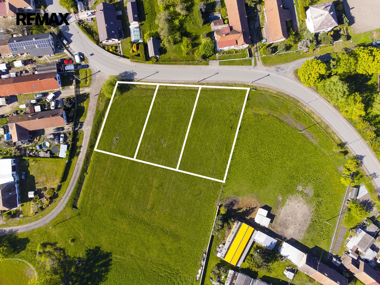 Prodej stavebního pozemku 966 m² – fotografie 5