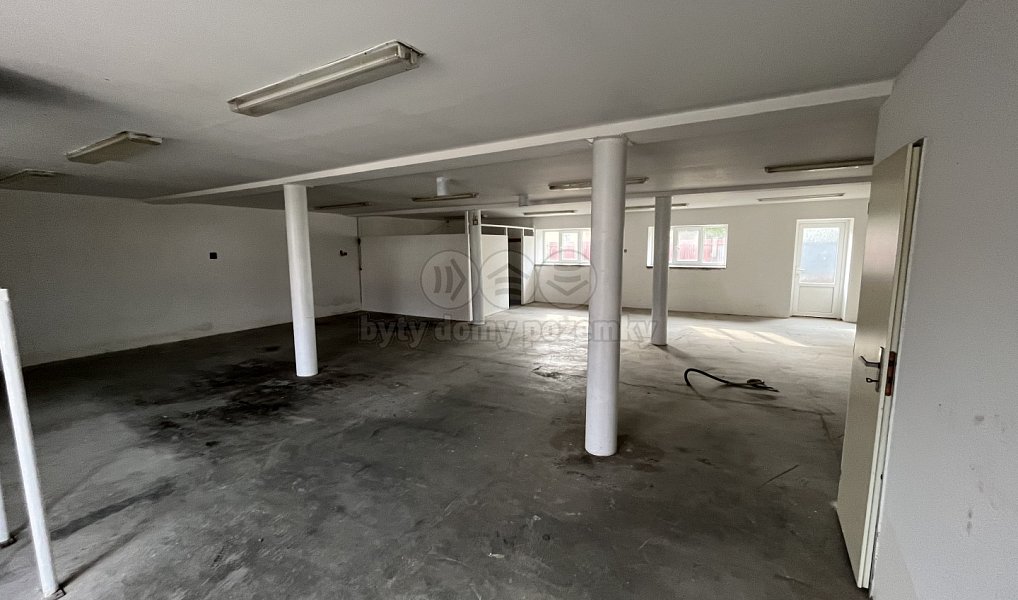 Pronájem skladovacích prostor 115 m², Třeboň – náhled fotky 3