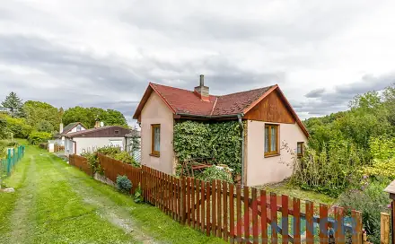 Prodej chaty/chalupy 75 m² s pozemkem 379 m², Hradečno, okres Kladno