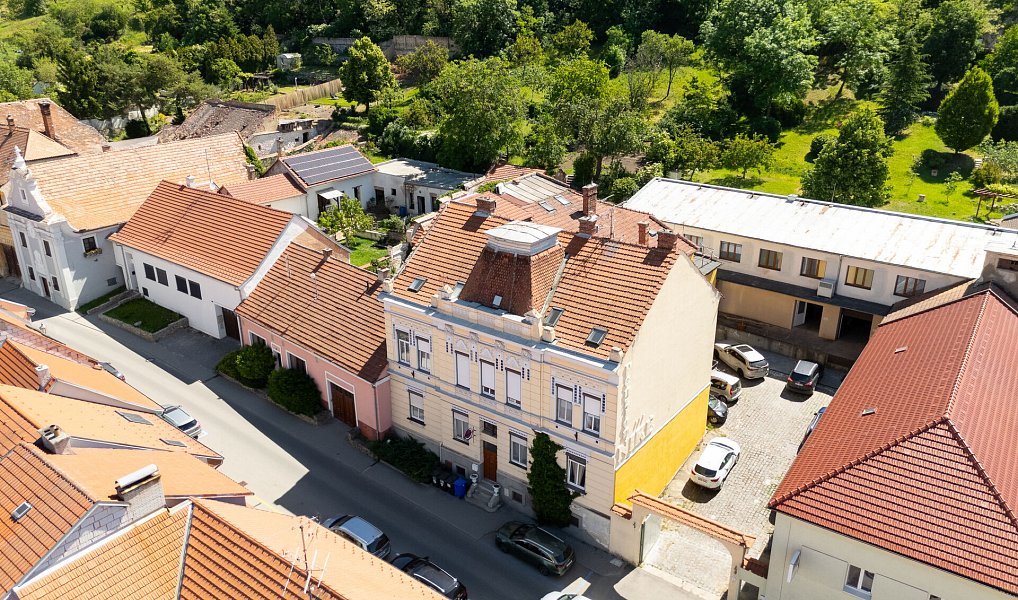 Prodej ubytovacího objektu 820 m², Mikulov – náhled fotky 32