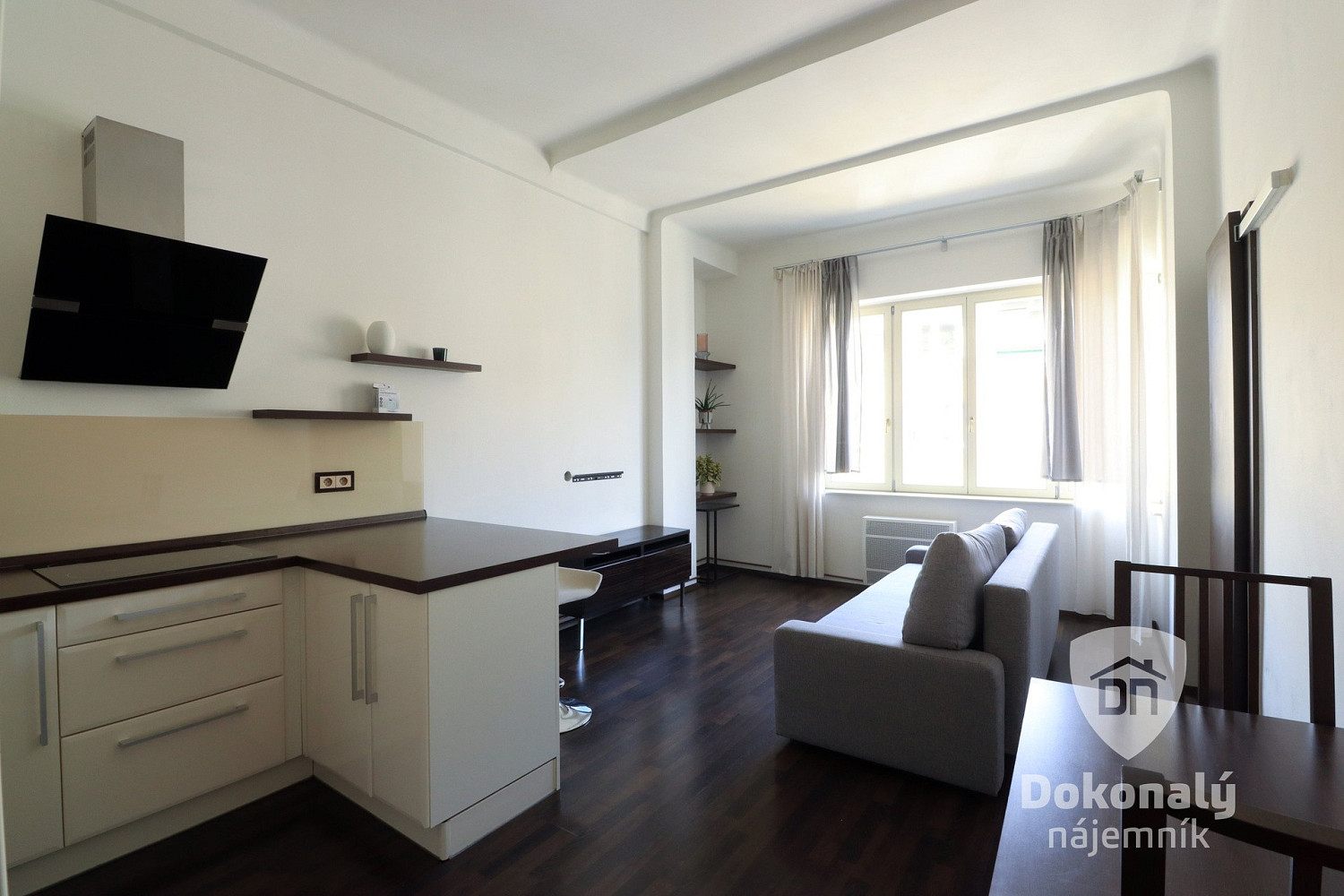 Pronájem bytu 2+kk 46 m² – fotografie 2