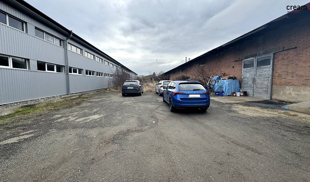 Pronájem komerčního pozemku 493 m², Zlín – náhled fotky 2
