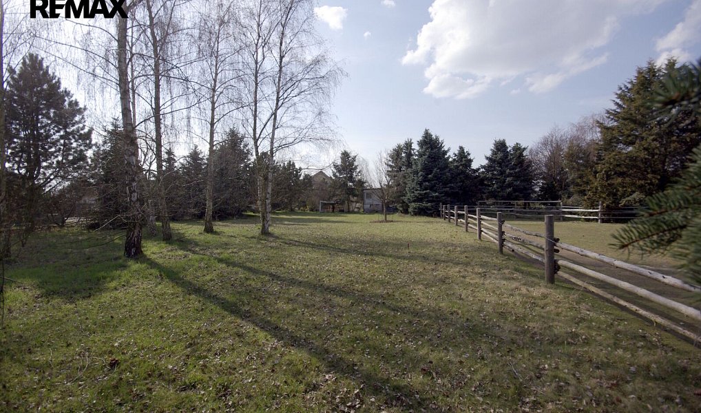 Prodej stavebního pozemku 934 m², Tišice – náhled fotky 6