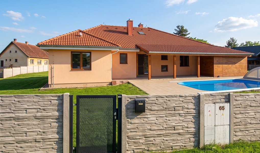 Prodej domu 135 m² s pozemkem 1 654 m², Lišov – náhled fotky 4