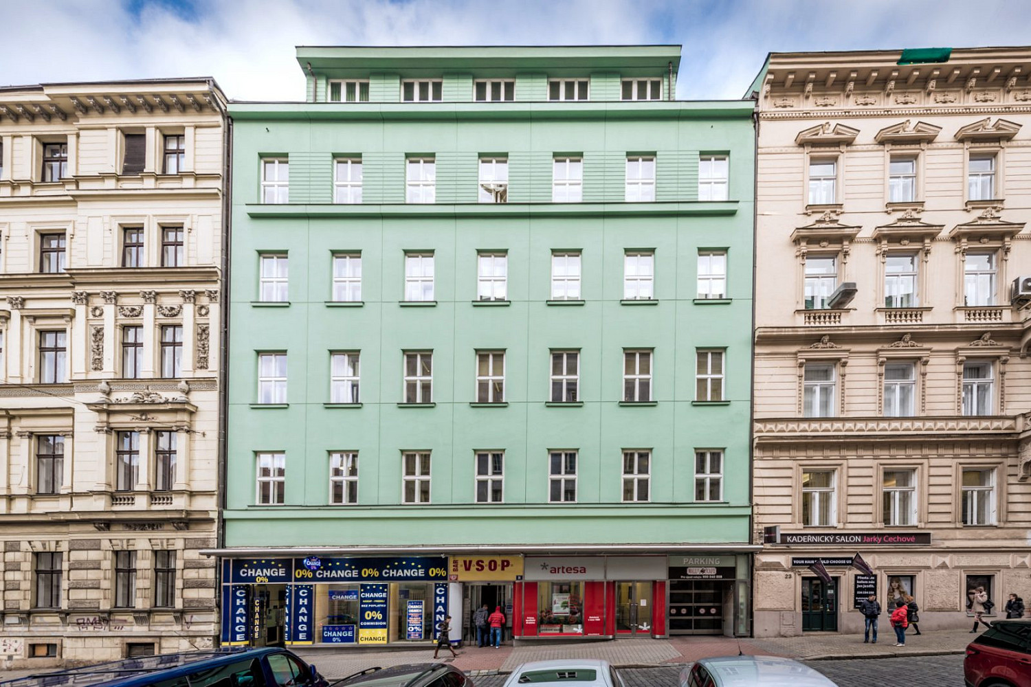 Pronájem kanceláře 373 m²