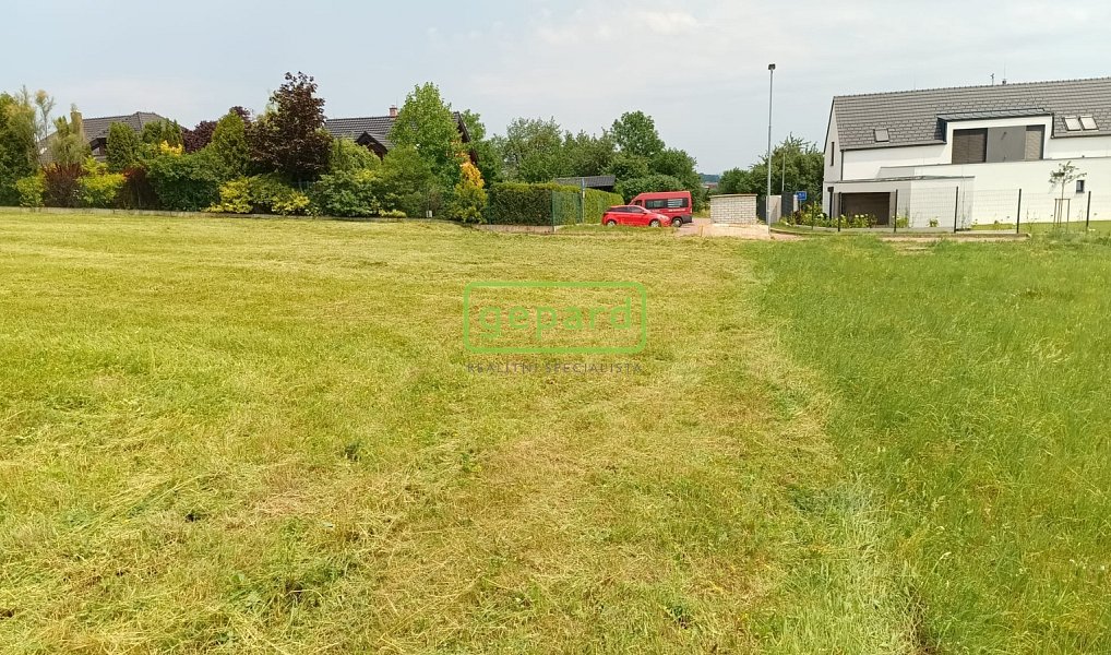 Prodej stavebního pozemku 1 653 m², Mníšek pod Brdy – náhled fotky 3