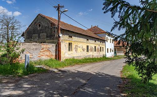 Prodej obchodních prostor 105 m², Chrášťany - Chotouň, okres Kolín
