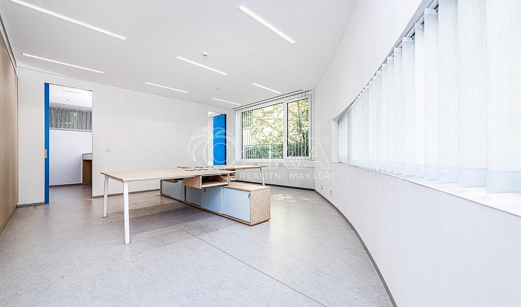 Pronájem kanceláře 240 m², Praha – náhled fotky 2