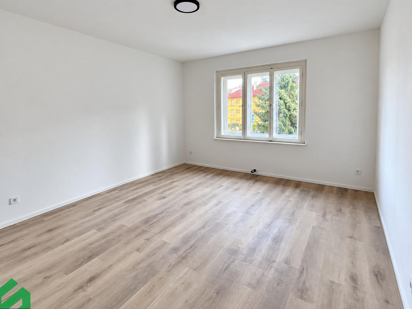 Pronájem bytu 1+kk 28 m²