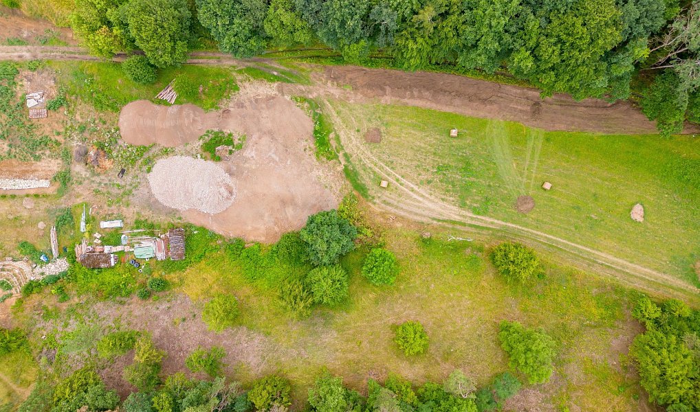 Prodej stavebního pozemku 1 580 m², Medonosy – náhled fotky 9