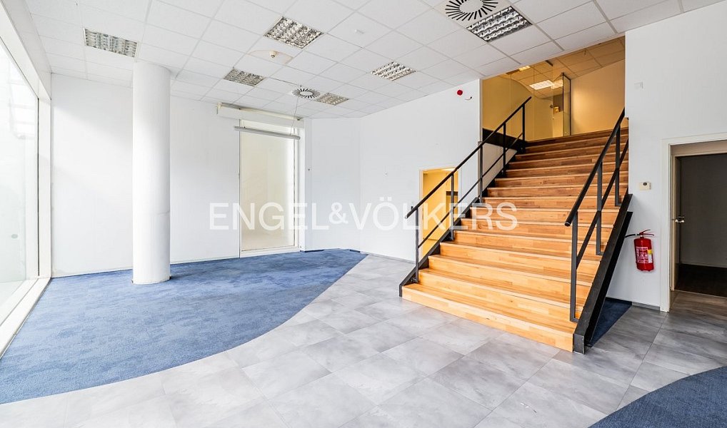 Pronájem obchodních prostor 290 m², Praha – náhled fotky 3