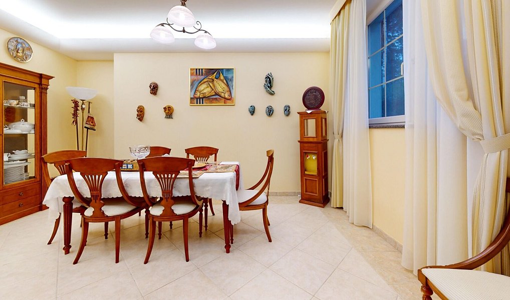 Prodej domu 610 m² s pozemkem 2 629 m², Karlovy Vary – náhled fotky 21
