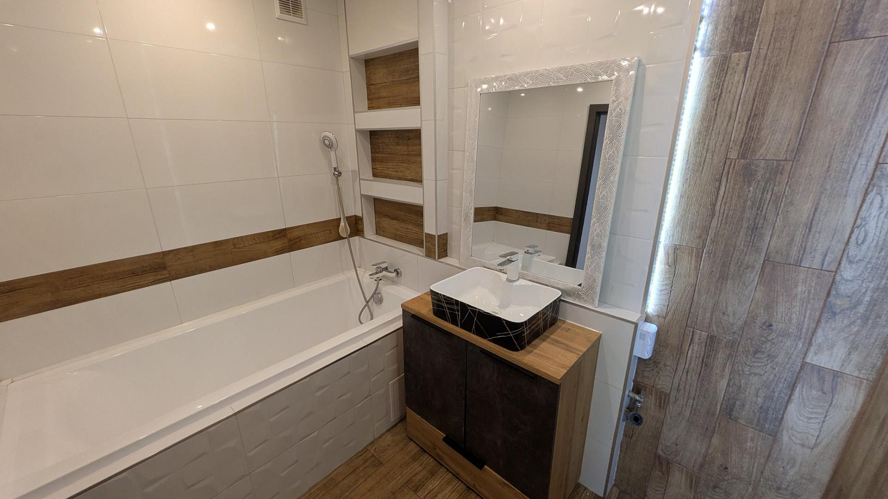 Pronájem bytu 3+kk 69 m² — photo 2