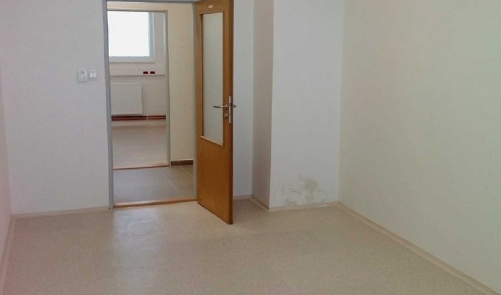Pronájem kanceláře 900 m², Jihlava – náhled fotky 4