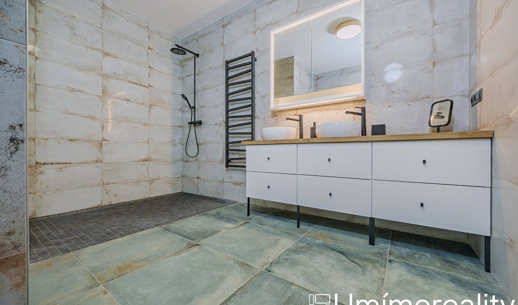 Prodej domu 161 m² s pozemkem 1 704 m², Kařez – náhled fotky 12