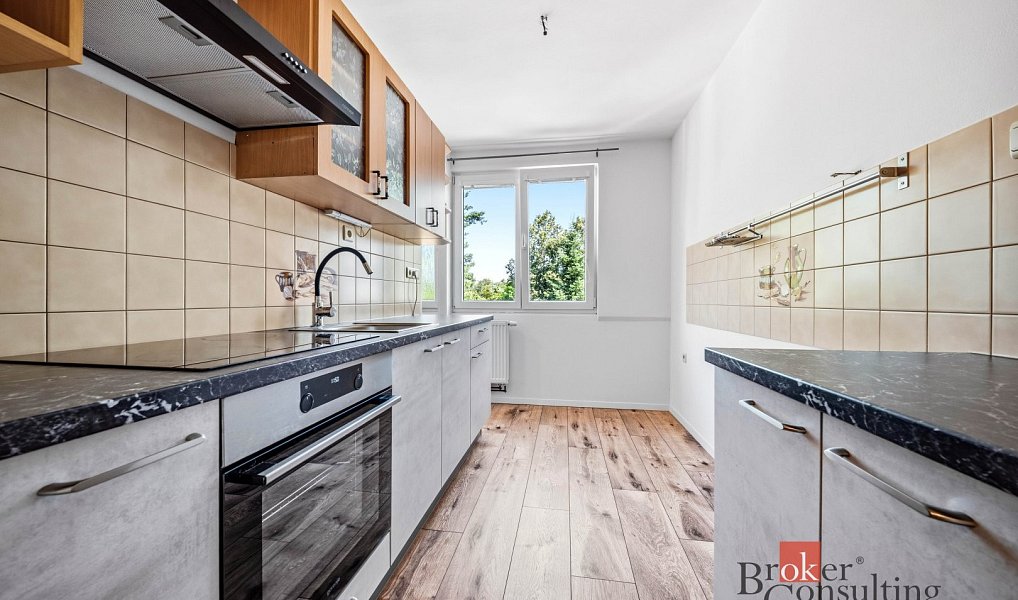 Pronájem bytu 3+1 56 m², Hradec Králové – náhled fotky 3