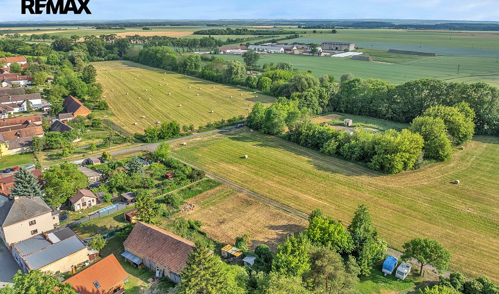Prodej stavebního pozemku 508 m², Milovice – náhled fotky 11