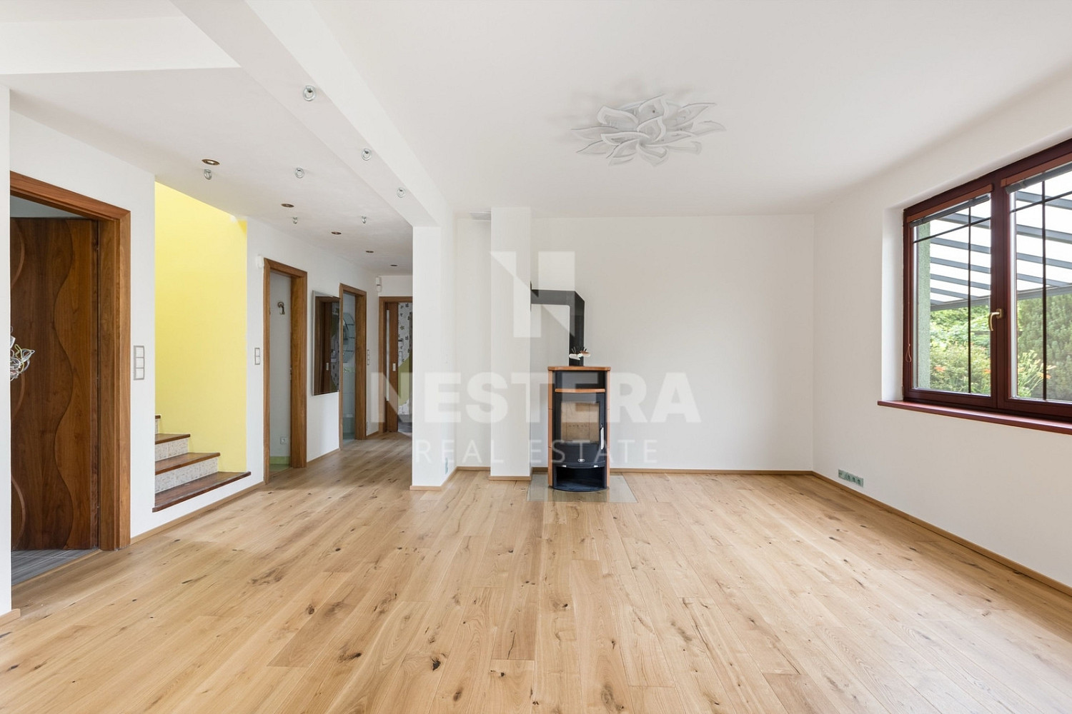 Prodej domu 197 m² s pozemkem 840 m² – fotografie 2