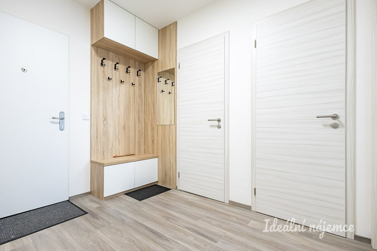 Pronájem bytu 2+kk 50 m² — photo 2