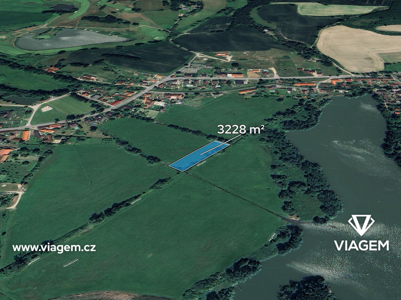 Prodej pole 2 421 m²