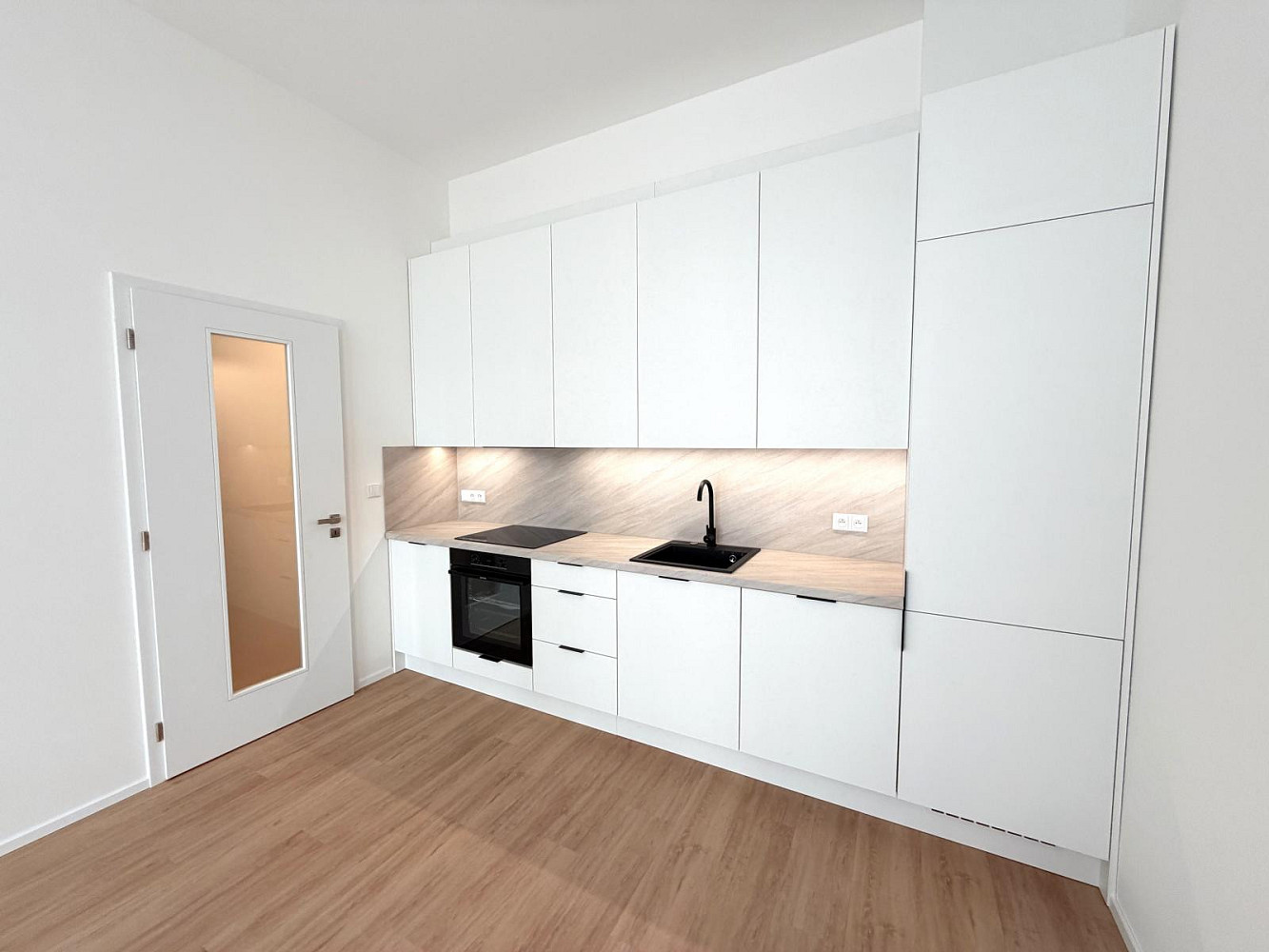 Pronájem bytu 2+kk 84 m² — photo 4
