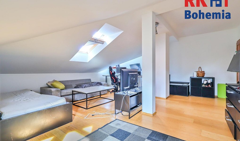 Prodej domu 309 m² s pozemkem 1 162 m², Úvaly – náhled fotky 21