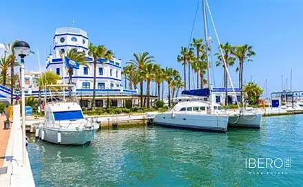 Prodej domu 150 m² s pozemkem 150 m², Estepona, Španělsko
