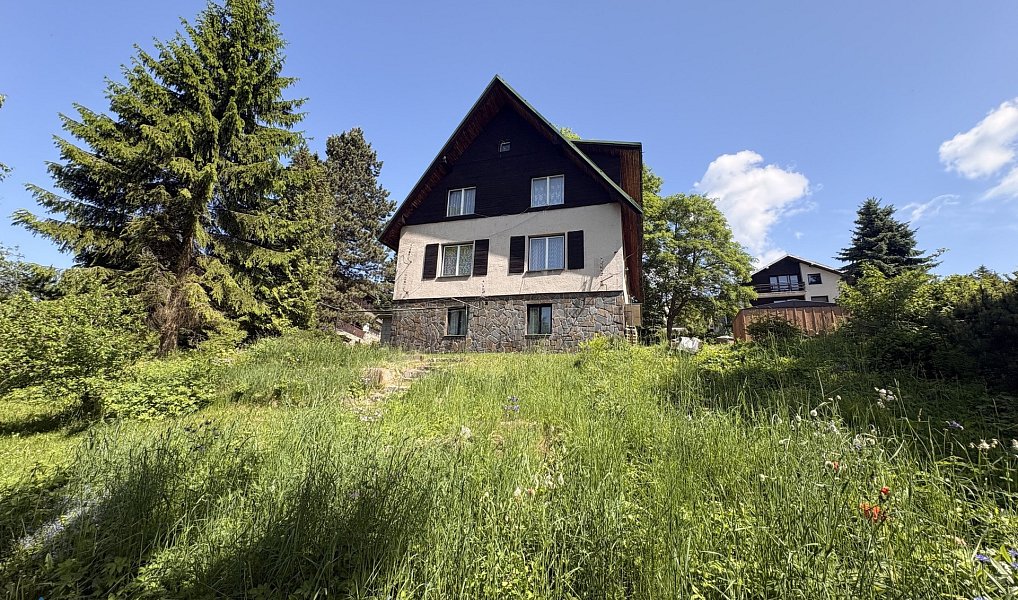 Prodej domu 180 m² s pozemkem 1 214 m², Strážné – náhled fotky 3