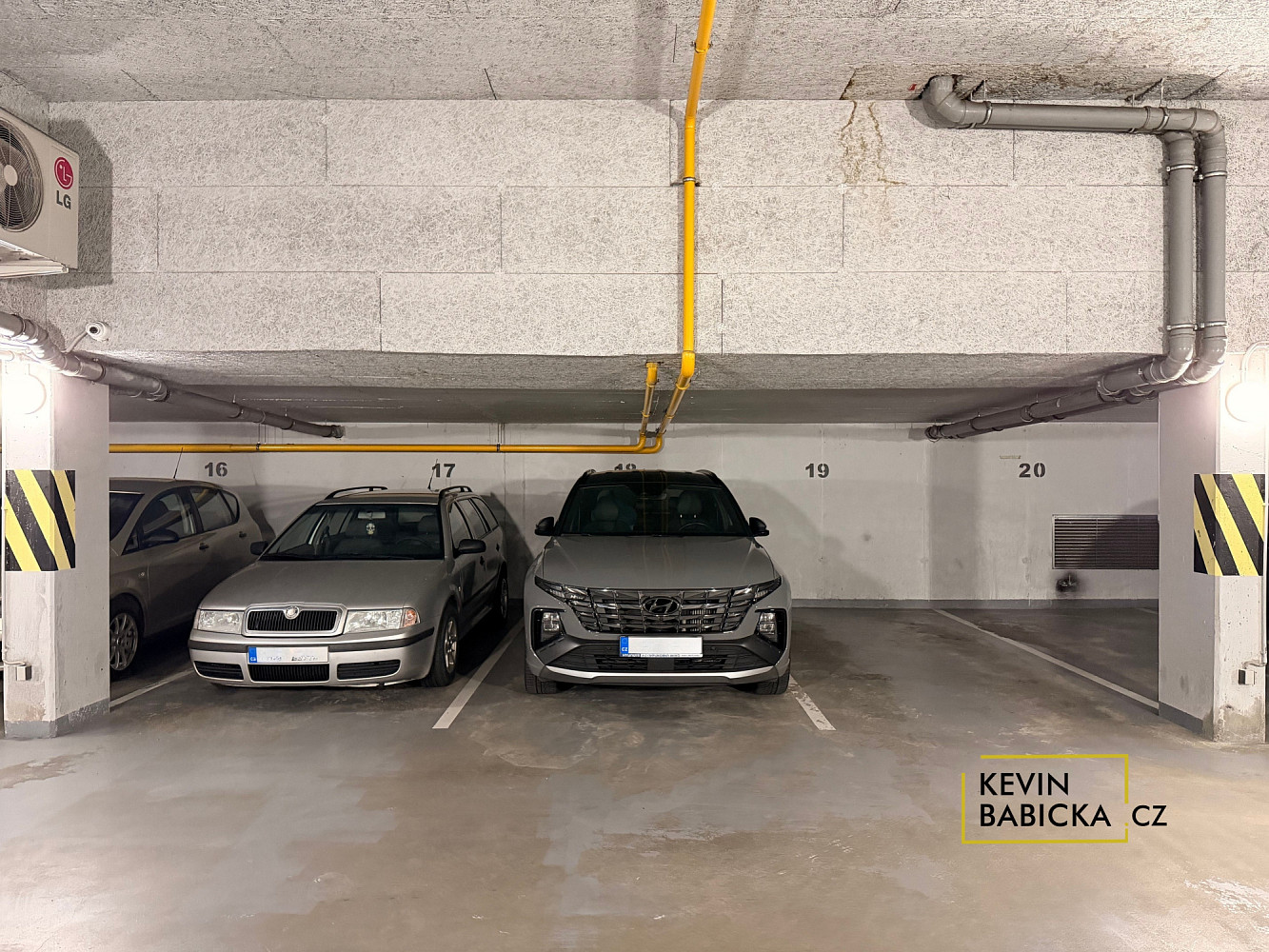 Pronájem garážového stání, ul. kosmova, brno-královo pole — photo 2