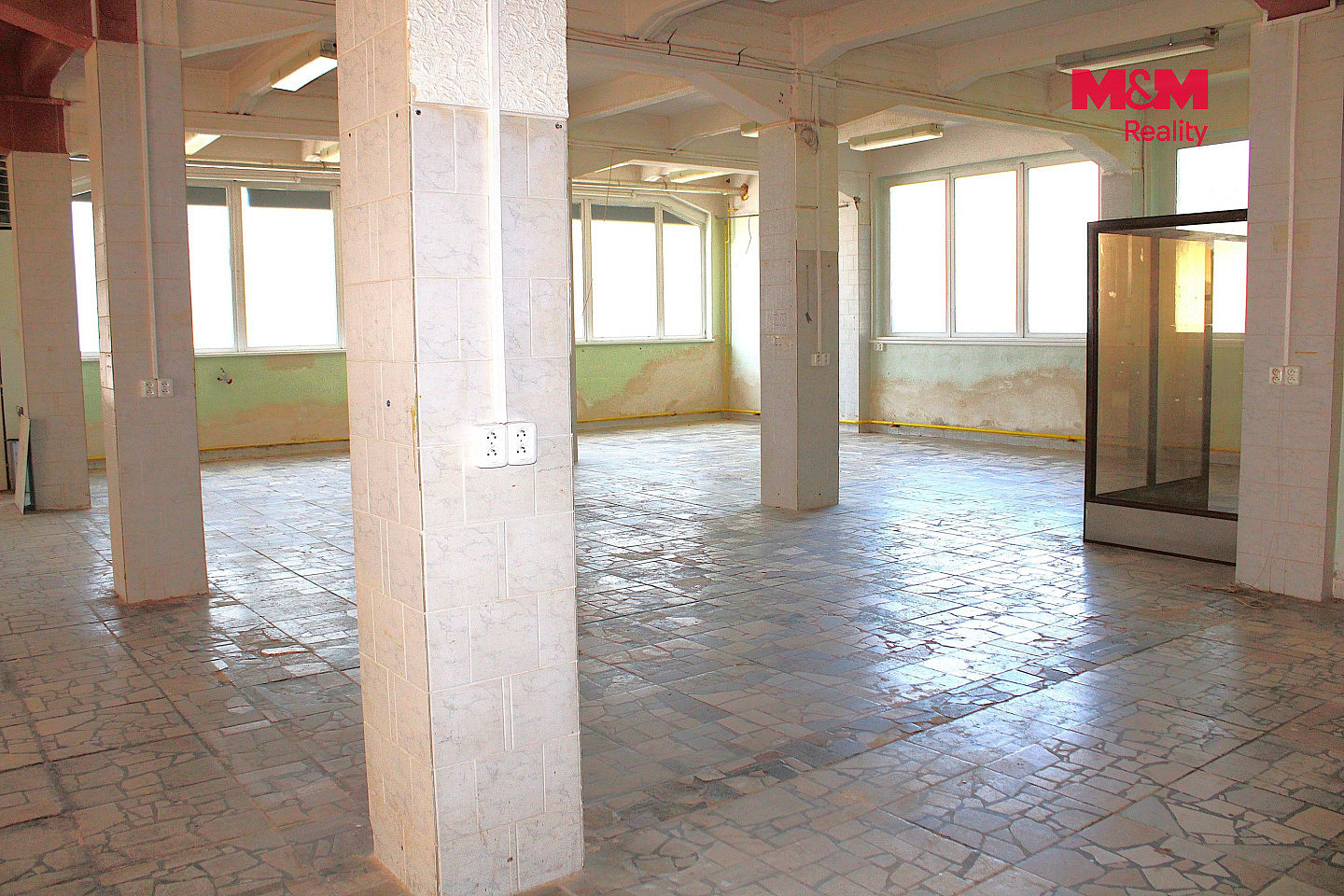 Pronájem obchodních prostor 330 m² – fotografie 5
