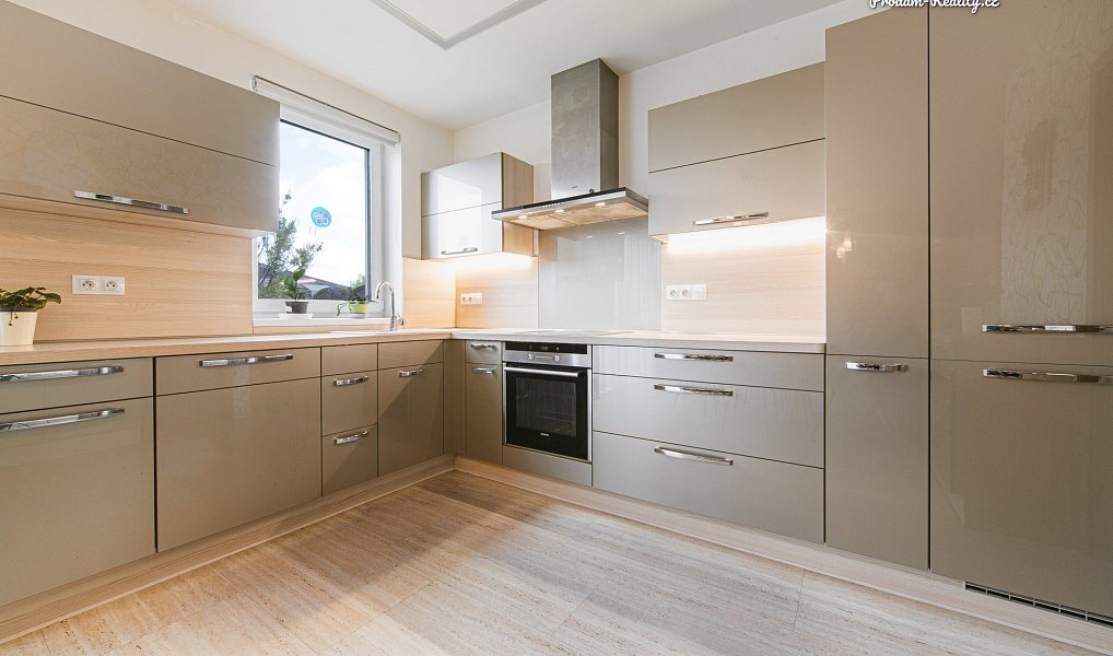 Prodej domu 149 m² s pozemkem 537 m², Pohořelice – náhled fotky 2