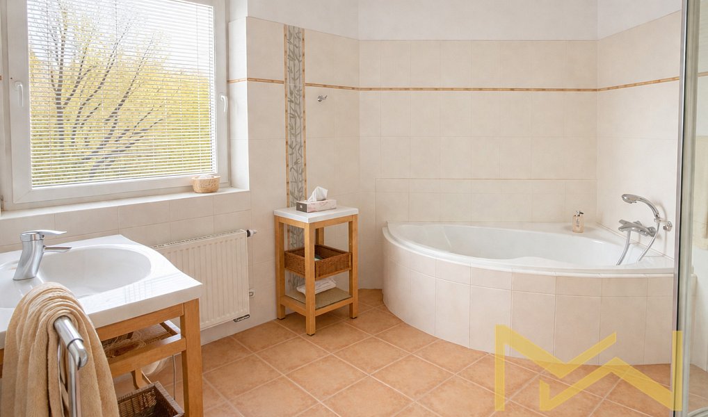 Pronájem domu 336 m² s pozemkem 850 m², Praha – náhled fotky 4
