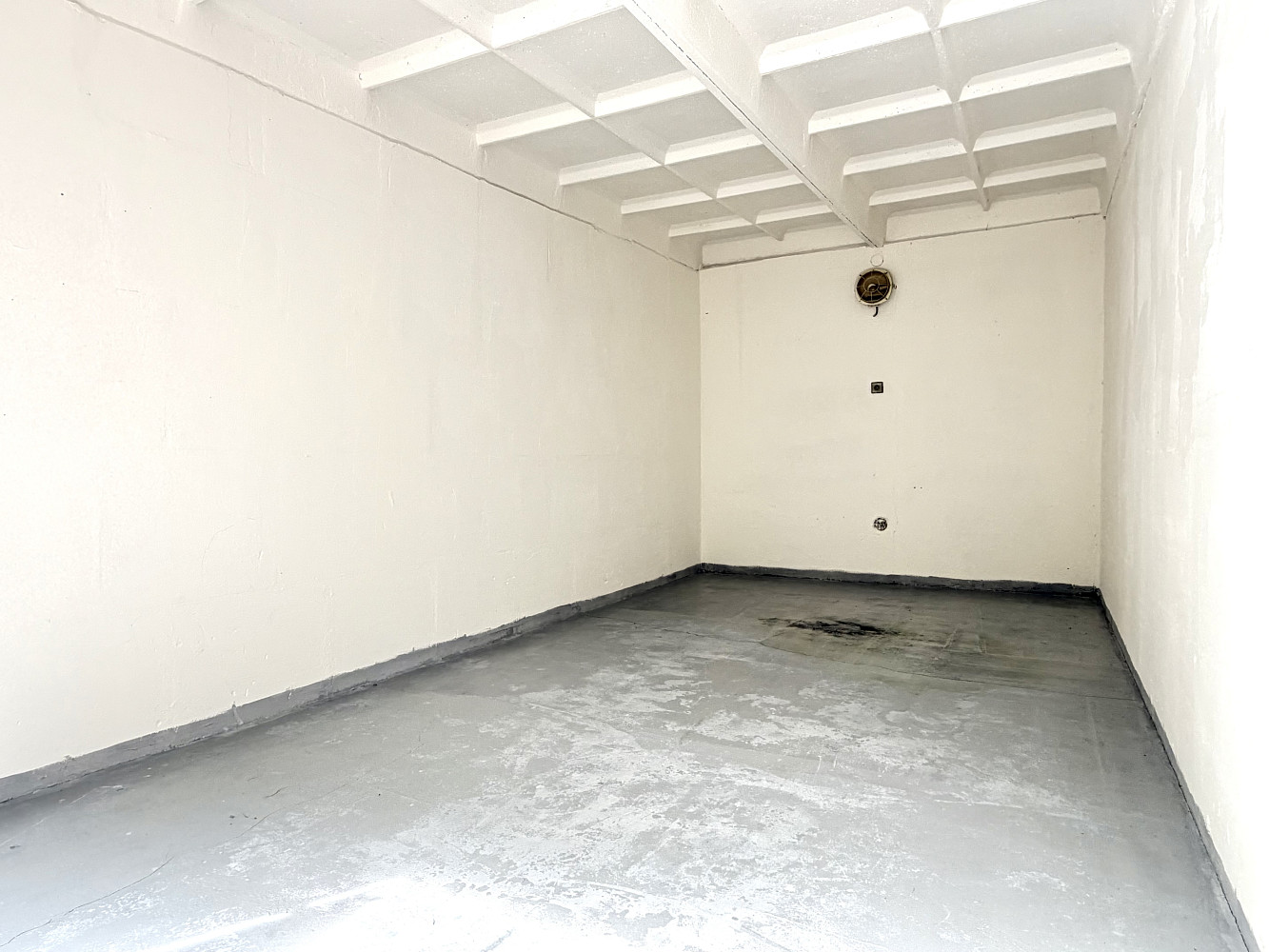 Prodej garáže 19m2, ulice ouvalova, slaný — photo 4