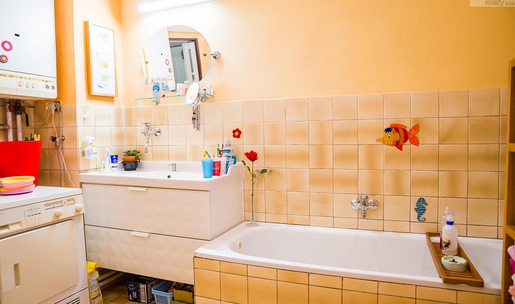 Prodej domu 291 m² s pozemkem 2 236 m², Dubí – náhled fotky 12