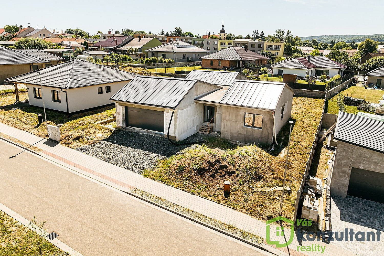 Prodej domu 179 m² s pozemkem 814 m² – fotografie 2