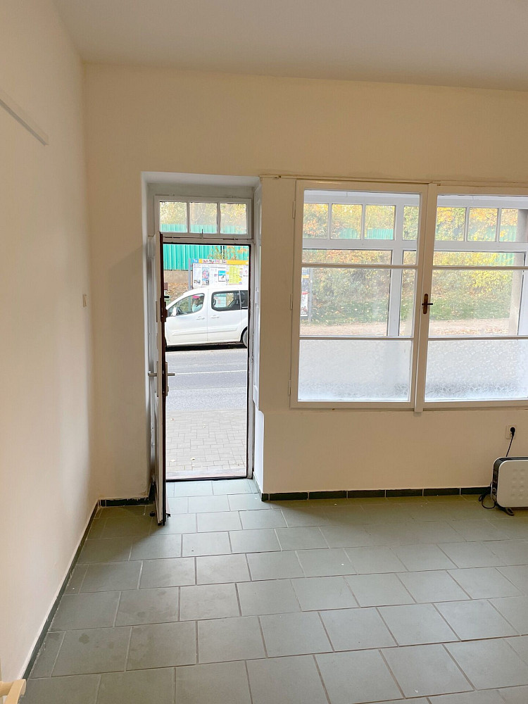 Pronájem obchodních prostor 20 m² – fotografie 2