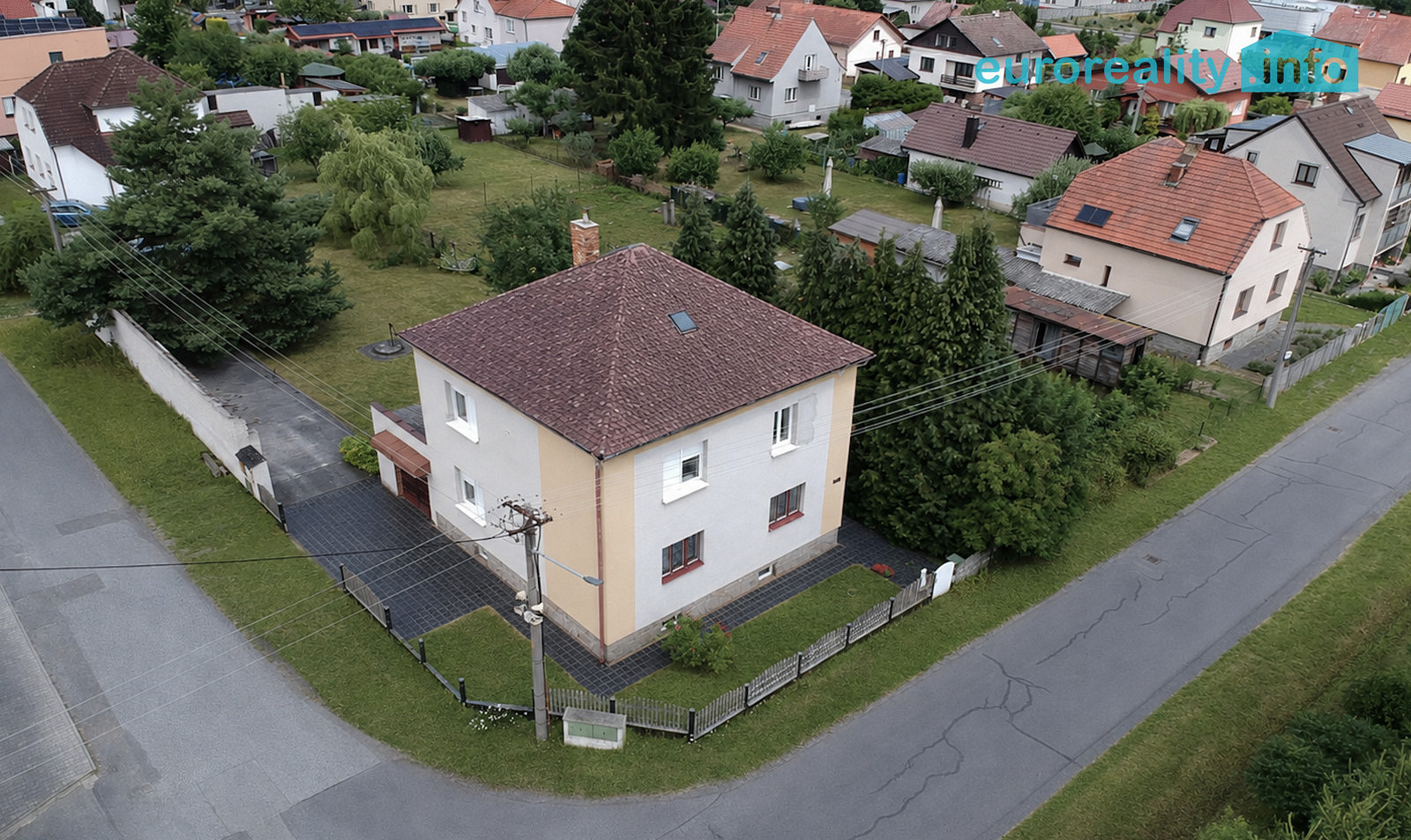 Prodej domu 220 m² s pozemkem 945 m² – fotografie 2