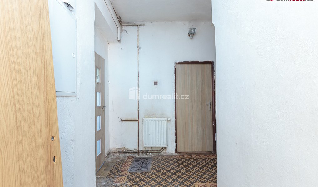Prodej domu 360 m² s pozemkem 657 m², Králův Dvůr – náhled fotky 14