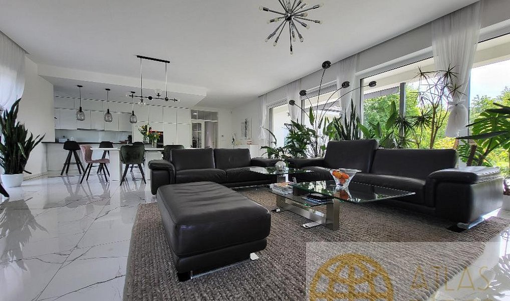 Prodej domu 235 m² s pozemkem 1 013 m², Tábor – náhled fotky 16
