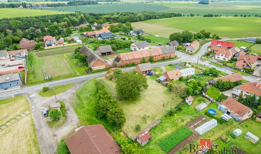 Prodej stavebního pozemku 1 478 m², Měník – náhled fotky 2