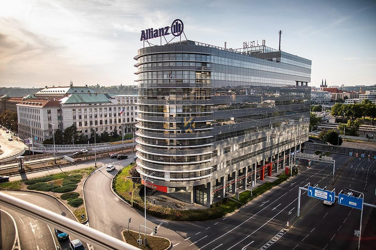 Pronájem kanceláře 1 330 m²
