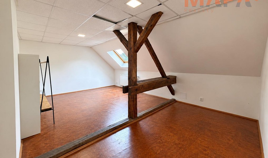 Prodej domu 306 m² s pozemkem 697 m², Jirkov – náhled fotky 15