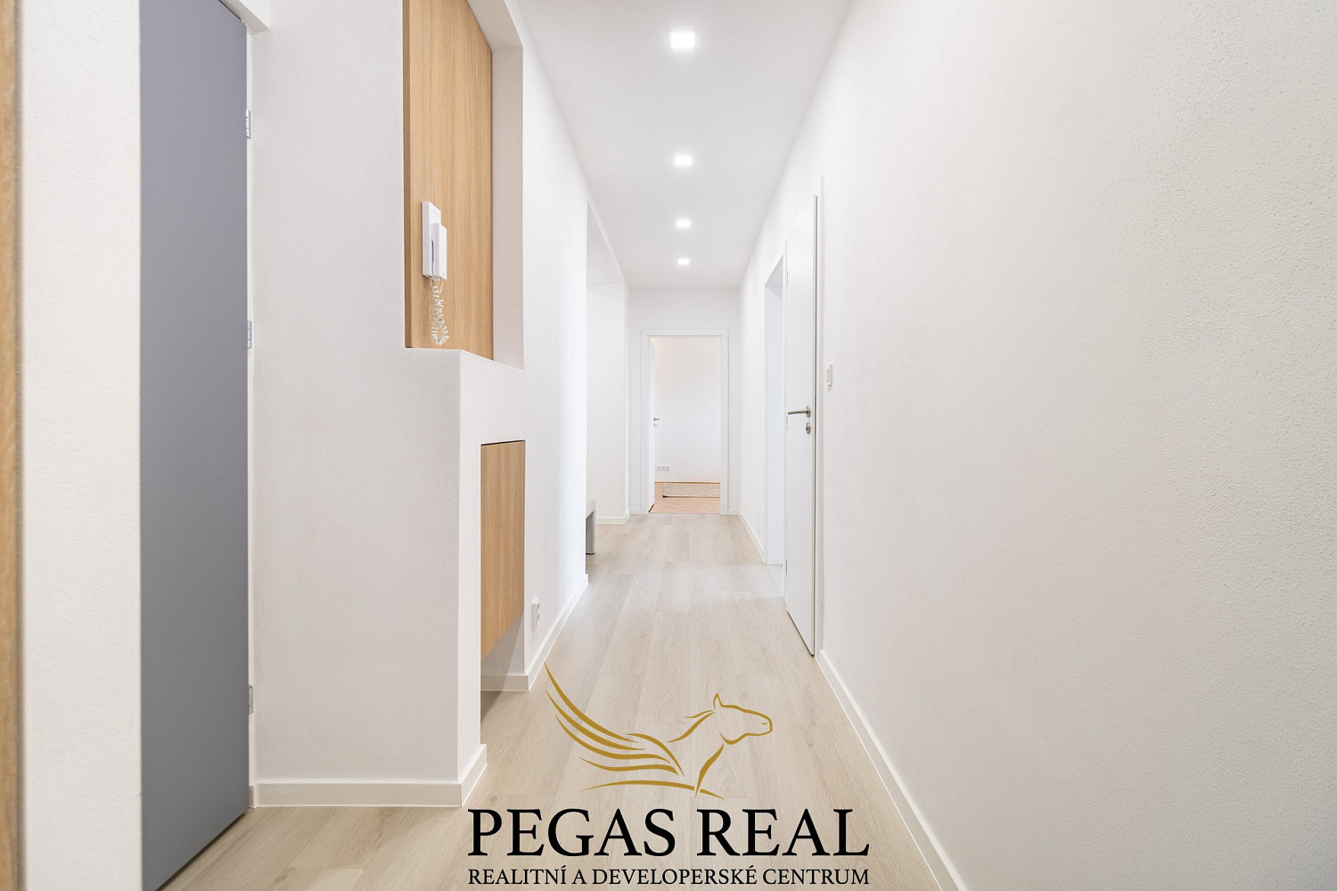 Pronájem bytu 2+kk 69 m² – fotografie 4