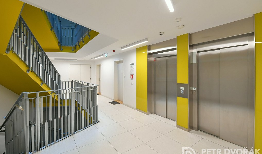 Pronájem bytu 2+kk 58 m², Praha – náhled fotky 16