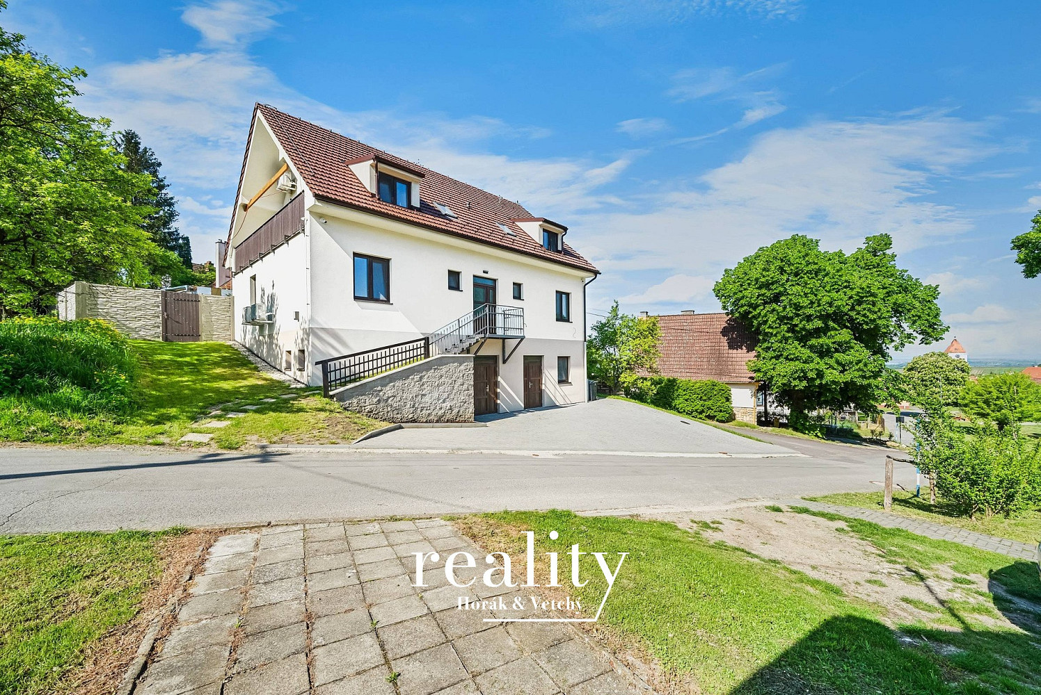 Prodej domu 205 m² s pozemkem 370 m² — photo 2