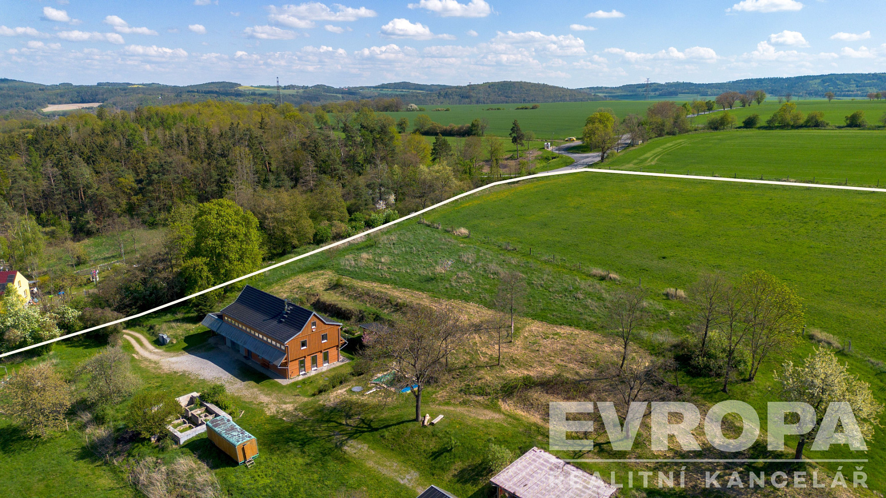 Prodej nájemního domu, činžáku 260 m² – pohled 2