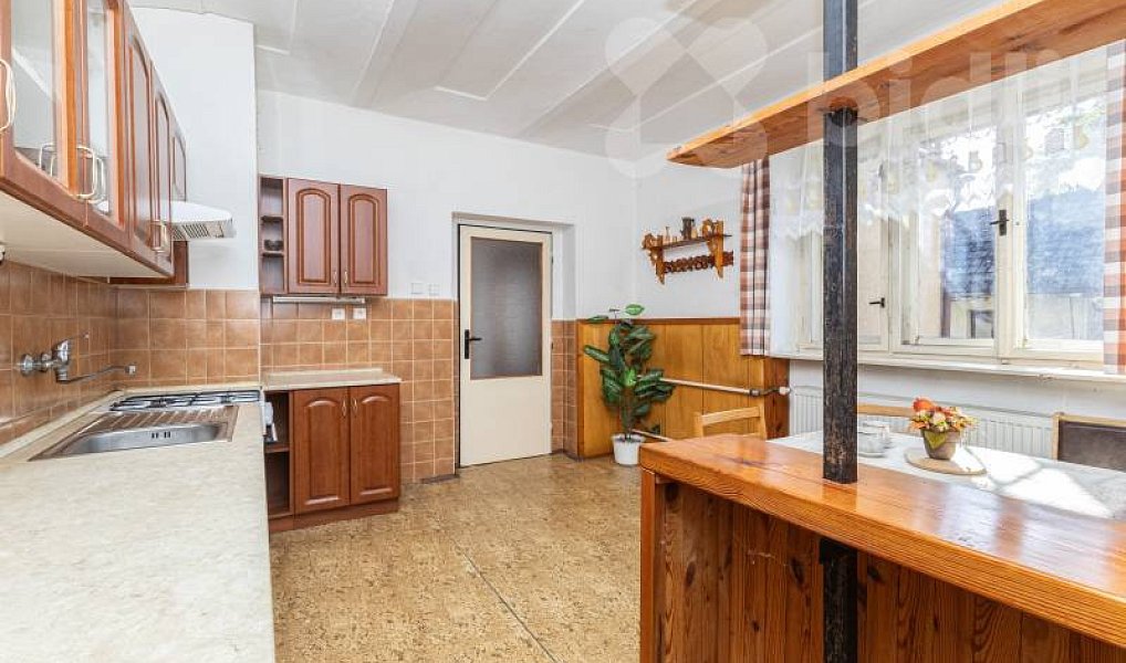 Prodej domu 279 m² s pozemkem 2 398 m², Okřesaneč – náhled fotky 25