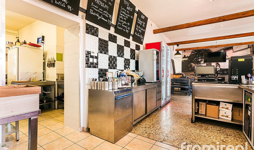 Prodej restaurace 340 m², Šatov – náhled fotky 23